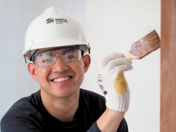 Aksi Relawan IES Jakarta Membangun Harapan Baru untuk Keluarga Berpenghasilan Rendah 